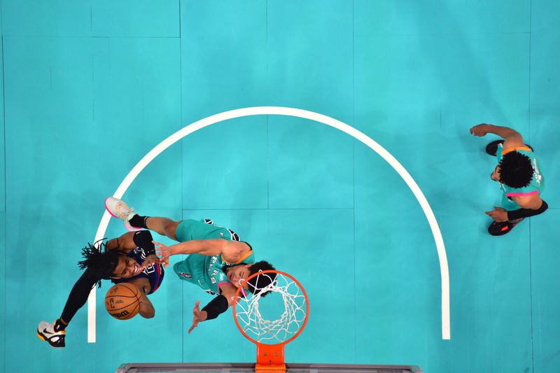 SAN ANTONIO, TX - JANUARY 6: Jayden Ivey #23 of the Detroit Pistons drives to the basket during the game against the San Antonio Spurs on January 6, 2023 at the AT&T Center in San Antonio, Texas. NOTE TO USER: User expressly acknowledges and agrees that, by downloading and or using this photograph, user is consenting to the terms and conditions of the Getty Images License Agreement. Mandatory Copyright Notice: Copyright 2023 NBAE (Photos by Michael Gonzales/NBAE via Getty Images)