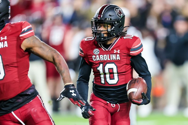 Nov 19, 2022; Columbia, South Carolina, USA; South Carolina Gamecocks wide receiver Ahmarean Brown (10) rushes the ball against the Tennessee Volunteers in the second quarter at Williams-Brice Stadium. Mandatory Credit: Jeff Blake-USA TODAY Sports