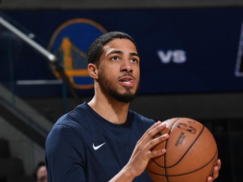 SAN FRANCISCO, CA - MARCH 22:  Tyrese Haliburton #0 of the Indiana Pacers warms up before the game against the Golden State Warriors on March 22, 2024 at Chase Center in San Francisco, California. NOTE TO USER: User expressly acknowledges and agrees that, by downloading and or using this photograph, user is consenting to the terms and conditions of Getty Images License Agreement. Mandatory Copyright Notice: Copyright 2024 NBAE (Photo by Noah Graham/NBAE via Getty Images)