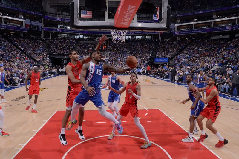 SACRAMENTO, CA - APRIL 14:  Davion Mitchell #15 of the Sacramento Kings goes to the basket during the game on April 14, 2024 at Golden 1 Center in Sacramento, California. NOTE TO USER: User expressly acknowledges and agrees that, by downloading and or using this Photograph, user is consenting to the terms and conditions of the Getty Images License Agreement. Mandatory Copyright Notice: Copyright 2024 NBAE (Photo by Rocky Widner/NBAE via Getty Images)