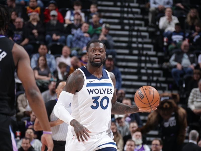 SALT LAKE CITY, UT - JANUARY 30:  Julius Randle #30 of the Minnesota Timberwolves dribbles the ball during the game against the Utah Jazz on January 30, 2025 at Delta Center in Salt Lake City, Utah. NOTE TO USER: User expressly acknowledges and agrees that, by downloading and or using this Photograph, User is consenting to the terms and conditions of the Getty Images License Agreement. Mandatory Copyright Notice: Copyright 2025 NBAE (Photo by Melissa Majchrzak/NBAE via Getty Images)