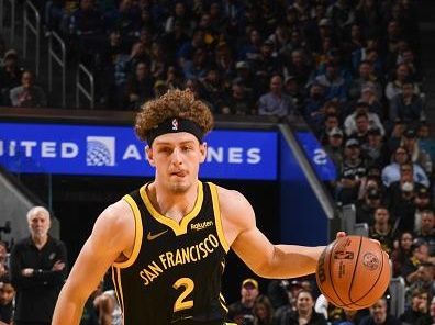 SAN FRANCISCO, CA - NOVEMBER 24:  Brandin Podziemski #2 of the Golden State Warriors goes to the basket during the game during the in-Season Tournament on November 24, 2023 at Chase Center in San Francisco, California. NOTE TO USER: User expressly acknowledges and agrees that, by downloading and or using this photograph, user is consenting to the terms and conditions of Getty Images License Agreement. Mandatory Copyright Notice: Copyright 2023 NBAE (Photo by Noah Graham/NBAE via Getty Images)