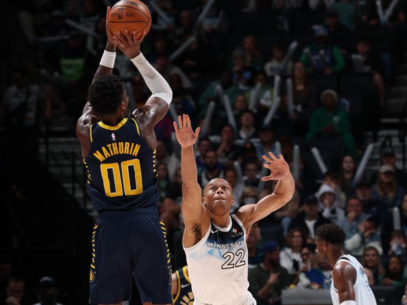 MINNEAPOLIS, MN -  MARCH  17:  Jaylen Clark #22 of the Minnesota Timberwolves plays defense during the game against the Indiana Pacers on March 17, 2025 at Target Center in Minneapolis, Minnesota. NOTE TO USER: User expressly acknowledges and agrees that, by downloading and or using this Photograph, user is consenting to the terms and conditions of the Getty Images License Agreement. Mandatory Copyright Notice: Copyright 2025 NBAE (Photo by David Sherman/NBAE via Getty Images)