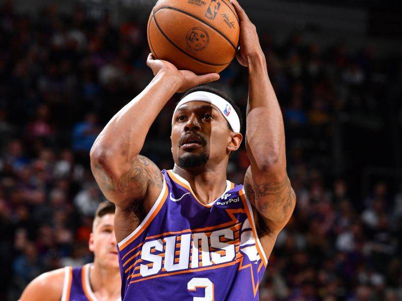 PHOENIX, AZ - MARCH 3: Bradley Beal #3 of the Phoenix Suns shoots a free throw during the game against the Oklahoma City Thunder on March 3, 2024 at Footprint Center in Phoenix, Arizona. NOTE TO USER: User expressly acknowledges and agrees that, by downloading and or using this photograph, user is consenting to the terms and conditions of the Getty Images License Agreement. Mandatory Copyright Notice: Copyright 2024 NBAE (Photo by Barry Gossage/NBAE via Getty Images)