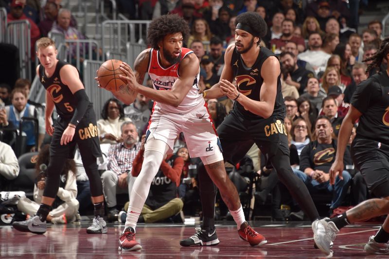 CLEVELAND, OH - NOVEMBER 03:Marvin Bagley III #35 of the Washington Wizards handles the ball during the game against the Cleveland Cavaliers during the Emirates NBA Cup game on November 03, 2024 at Rocket Mortgage FieldHouse in Cleveland, Ohio. NOTE TO USER: User expressly acknowledges and agrees that, by downloading and/or using this Photograph, user is consenting to the terms and conditions of the Getty Images License Agreement. Mandatory Copyright Notice: Copyright 2024 NBAE (Photo by David Liam Kyle/NBAE via Getty Images)