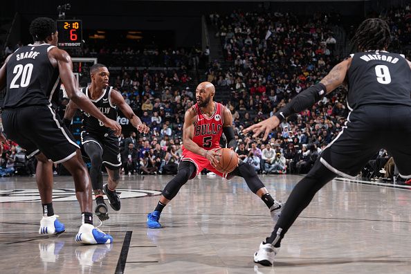 BROOKLYN, NY - NOVEMBER 26: Jevon Carter #5 of the Chicago Bulls handles the ball during the game against the Brooklyn Nets on November 26, 2023 at Barclays Center in Brooklyn, New York. NOTE TO USER: User expressly acknowledges and agrees that, by downloading and or using this Photograph, user is consenting to the terms and conditions of the Getty Images License Agreement. Mandatory Copyright Notice: Copyright 2023 NBAE (Photo by Jesse D. Garrabrant/NBAE via Getty Images)