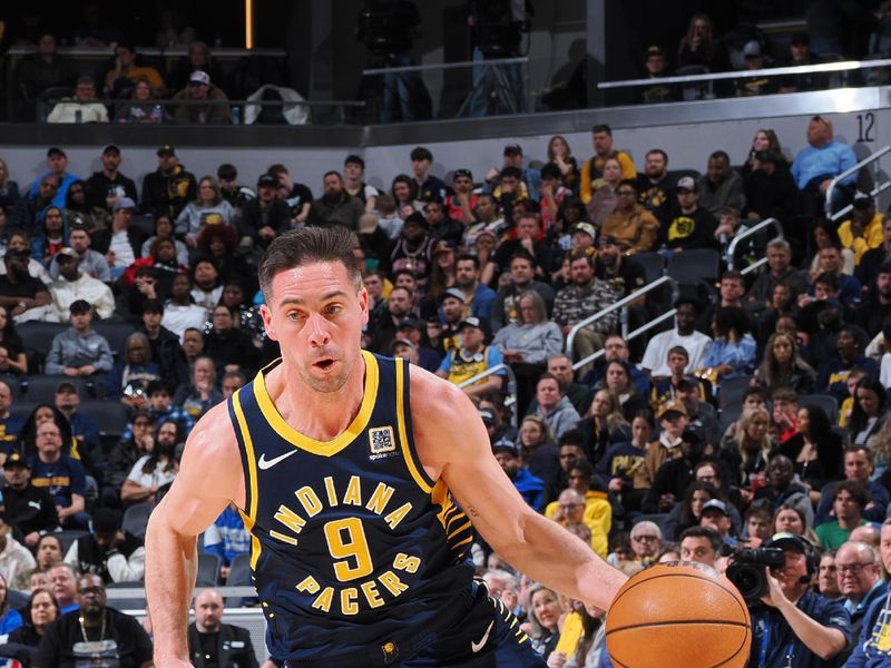 INDIANAPOLIS, IN - MARCH 2: T.J. McConnell #9 of the Indiana Pacers drives to the basket during the game against the Chicago Bulls on March 2, 2025 at Gainbridge Fieldhouse in Indianapolis, Indiana. NOTE TO USER: User expressly acknowledges and agrees that, by downloading and or using this Photograph, user is consenting to the terms and conditions of the Getty Images License Agreement. Mandatory Copyright Notice: Copyright 2025 NBAE (Photo by Ron Hoskins/NBAE via Getty Images)