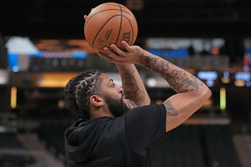 INDIANAPOLIS, IN - MARCH 29: Anthony Davis #3 of the Los Angeles Lakers warms up before the game against the Indiana Pacers on March 24, 2024 at Gainbridge Fieldhouse in Indianapolis, Indiana. NOTE TO USER: User expressly acknowledges and agrees that, by downloading and or using this Photograph, user is consenting to the terms and conditions of the Getty Images License Agreement. Mandatory Copyright Notice: Copyright 2024 NBAE (Photo by Jesse D. Garrabrant /NBAE via Getty Images)