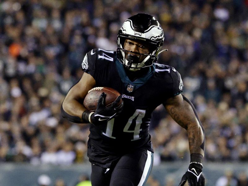 Philadelphia Eagles vs Las Vegas Raiders: Jalen Hurts Leads the Charge in Anticipated Showdown