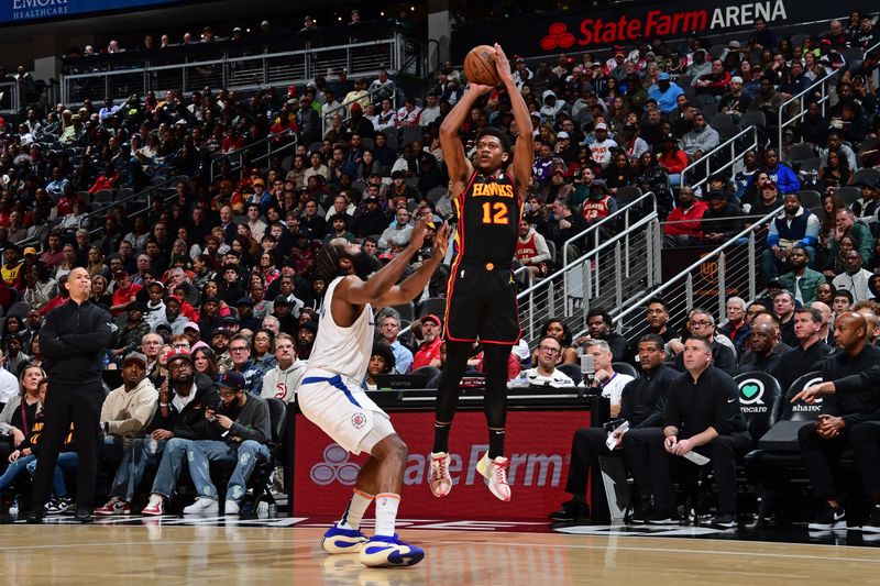 ATLANTA, GA - FEBRUARY 5: De'Andre Hunter #12 of the Atlanta Hawks shoots the ball during the game against the LA Clippers on February 5, 2024 at State Farm Arena in Atlanta, Georgia.  NOTE TO USER: User expressly acknowledges and agrees that, by downloading and/or using this Photograph, user is consenting to the terms and conditions of the Getty Images License Agreement. Mandatory Copyright Notice: Copyright 2024 NBAE (Photo by Scott Cunningham/NBAE via Getty Images)