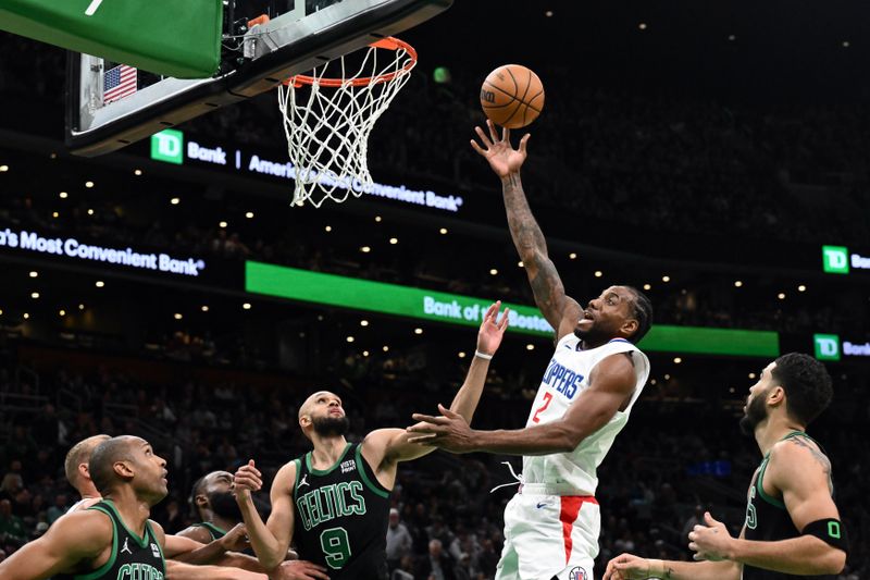 BOSTON, MASSACHUSETTS - JANUARY 27: Kawhi Leonard #2 of the LA Clippers attempts a basket against the Boston Celtics during the third quarter at the TD Garden on January 27, 2024 in Boston, Massachusetts. NOTE TO USER: User expressly acknowledges and agrees that, by downloading and or using this photograph, User is consenting to the terms and conditions of the Getty Images License Agreement. (Photo by Brian Fluharty/Getty Images)