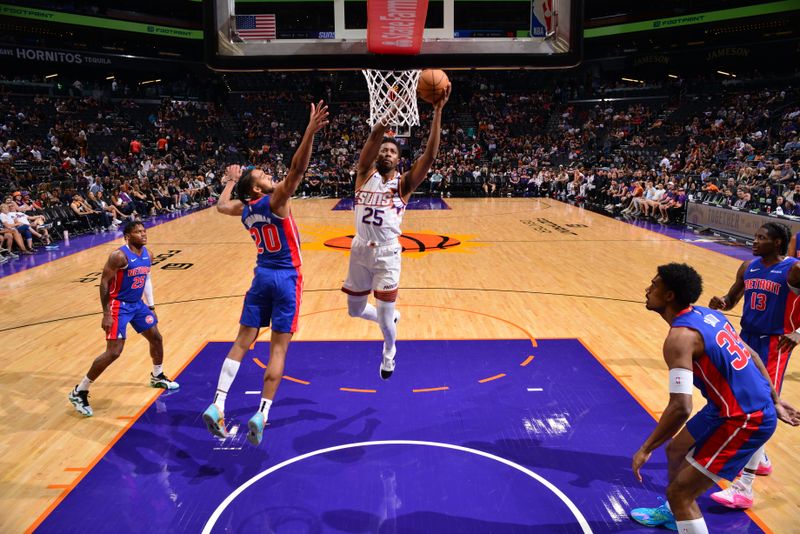 PHOENIX, AZ - OCTOBER 11: Mamadi Diakite #25 of the Phoenix Suns dunks the ball during the game against the Detroit Pistons during a NBA preseason game on October 11, 2024 at Footprint Center in Phoenix, Arizona. NOTE TO USER: User expressly acknowledges and agrees that, by downloading and or using this photograph, user is consenting to the terms and conditions of the Getty Images License Agreement. Mandatory Copyright Notice: Copyright 2024 NBAE (Photo by Barry Gossage/NBAE via Getty Images)