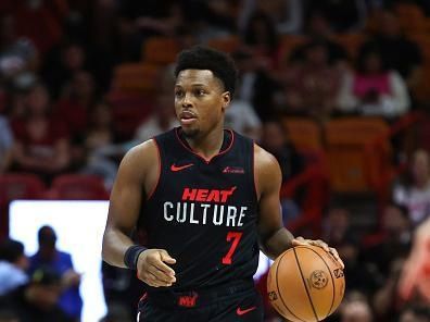 MIAMI, FLORIDA - NOVEMBER 03: Kyle Lowry #7 of the Miami Heat dribbles the ball against the Washington Wizards in the first quarter during the NBA In-Season Tournament at Kaseya Center on November 03, 2023 in Miami, Florida. NOTE TO USER: User expressly acknowledges and agrees that, by downloading and or using this photograph, User is consenting to the terms and conditions of the Getty Images License Agreement. (Photo by Megan Briggs/Getty Images)