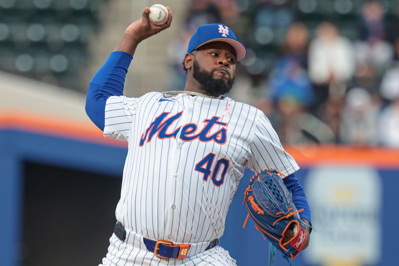 May 12, 2024; New York City, New York, USA; New York Mets starting pitcher Luis Severino (40) delivers a pitch during the first inning against the Atlanta Braves at Citi Field. Mandatory Credit: Vincent Carchietta-USA TODAY Sports