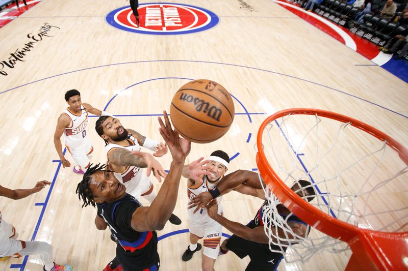 DETROIT, MI - JANUARY 18: Ausar Thompson #9 of the Detroit Pistons shoots the ball during the game against the Phoenix Suns on January 18, 2025 at Little Caesars Arena in Detroit, Michigan. NOTE TO USER: User expressly acknowledges and agrees that, by downloading and/or using this photograph, User is consenting to the terms and conditions of the Getty Images License Agreement. Mandatory Copyright Notice: Copyright 2025 NBAE (Photo by Brian Sevald/NBAE via Getty Images)