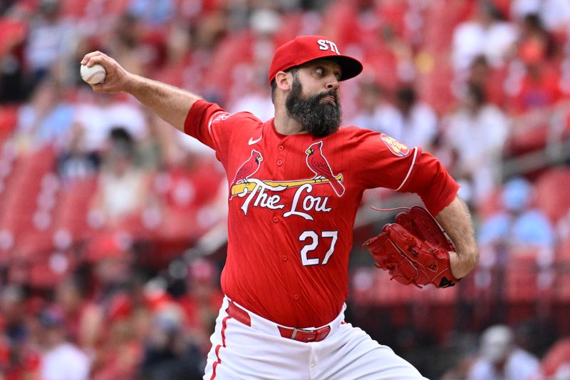 Jul 28, 2024; St. Louis, Missouri, USA; St. Louis Cardinals relief pitcher Andrew Kittredge (27) throws against the Washington Nationals during the eighth inning at Busch Stadium. Mandatory Credit: Jeff Le-USA TODAY Sports