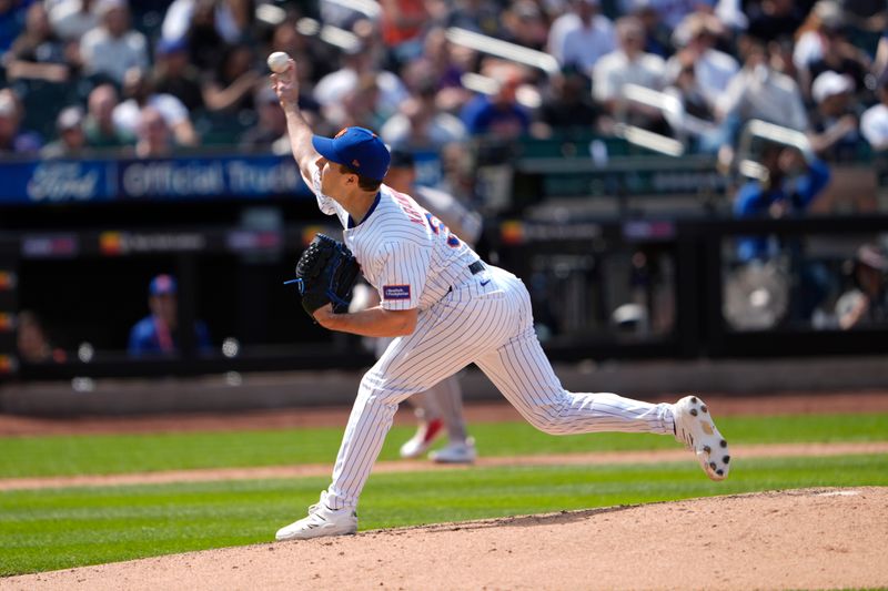 May 1, 2025; New York City, New York, USA; New York Mets pitcher Max Kranick (32) delivers a pitch against the Arizona Diamondbacks during the fifth inning at Citi Field. Mandatory Credit: Gregory Fisher-Imagn Images