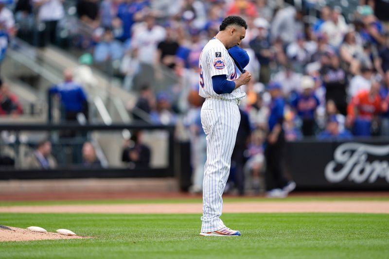 Jun 1, 2025; New York City, New York, USA; New York Mets pitcher Edwin Diaz (39) prepares to pitch during the ninth inning against the Colorado Rockies at Citi Field. Mandatory Credit: Gregory Fisher-Imagn Images