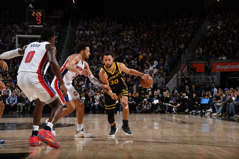 SAN FRANCISCO, CA - JANUARY 5: Stephen Curry #30 of the Golden State Warriors drives to the basket during the game against the Detroit Pistons on January 5, 2024 at Chase Center in San Francisco, California. NOTE TO USER: User expressly acknowledges and agrees that, by downloading and or using this photograph, user is consenting to the terms and conditions of Getty Images License Agreement. Mandatory Copyright Notice: Copyright 2024 NBAE (Photo by Noah Graham/NBAE via Getty Images)