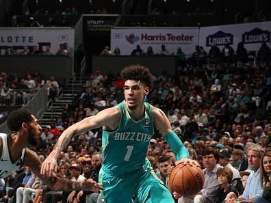 CHARLOTTE, NC - NOVEMBER 17: LaMelo Ball #1 of the Charlotte Hornets drives to the basket during the game against the Milwaukee Bucks during the In-Season Tournament on November 17, 2023 at Spectrum Center in Charlotte, North Carolina. NOTE TO USER: User expressly acknowledges and agrees that, by downloading and or using this photograph, User is consenting to the terms and conditions of the Getty Images License Agreement. Mandatory Copyright Notice: Copyright 2023 NBAE (Photo by Kent Smith/NBAE via Getty Images)