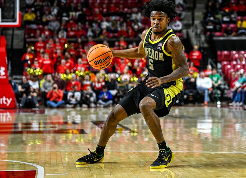 Can Oregon Ducks' Defense Overcome Maryland Terrapins' Offensive Struggles?
