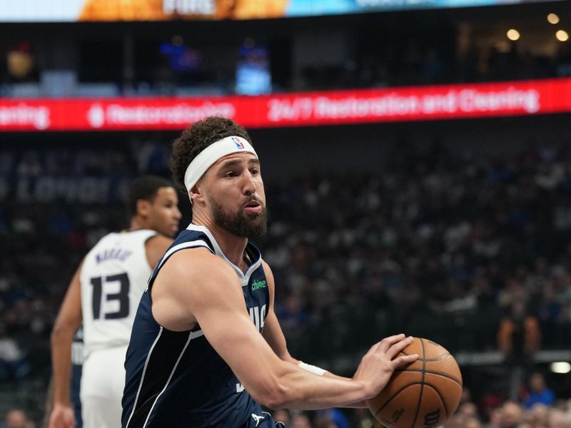 DALLAS, TX - MARCH 3: Klay Thompson #31 of the Dallas Mavericks drives to the basket during the game against the Sacramento Kings on March 3, 2025 at American Airlines Center in Dallas, Texas. NOTE TO USER: User expressly acknowledges and agrees that, by downloading and or using this photograph, User is consenting to the terms and conditions of the Getty Images License Agreement. Mandatory Copyright Notice: Copyright 2025 NBAE (Photo by Glenn James/NBAE via Getty Images)