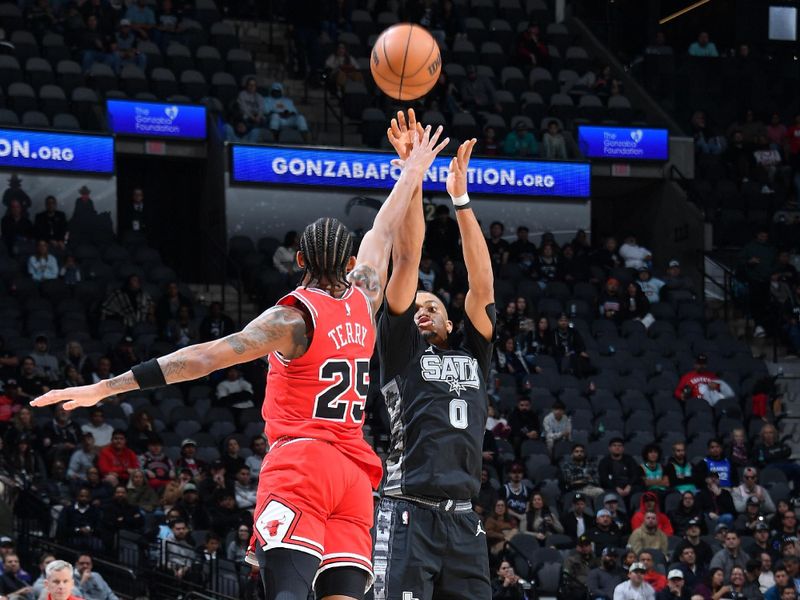 SAN ANTONIO, TX - DECEMBER 5: Keldon Johnson #0 of the San Antonio Spurs shoots a three point basket during the game  against the Chicago Bulls on December 5, 2024 at the Frost Bank Center in San Antonio, Texas. NOTE TO USER: User expressly acknowledges and agrees that, by downloading and or using this photograph, user is consenting to the terms and conditions of the Getty Images License Agreement. Mandatory Copyright Notice: Copyright 2024 NBAE (Photos by Michael Gonzales/NBAE via Getty Images)