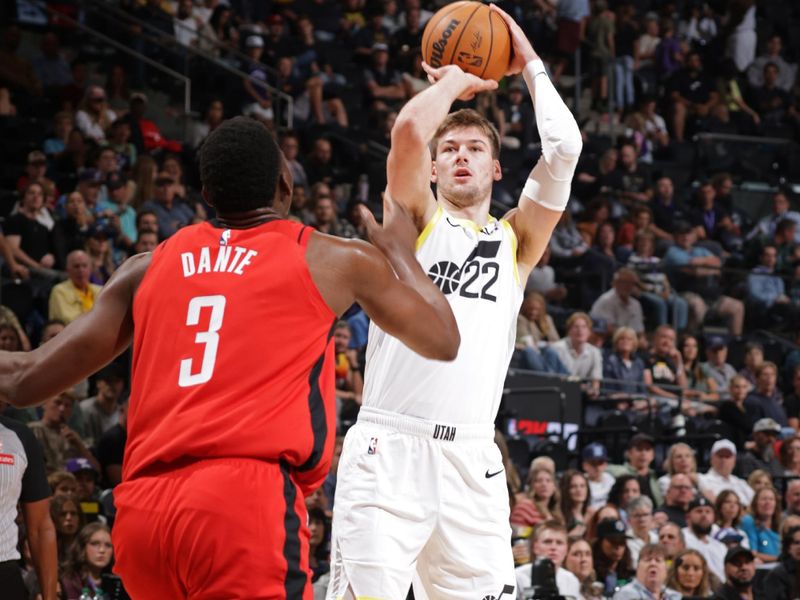 SALT LAKE CITY, UT - OCTOBER 7: Kyle Filipowski #22 of the Utah Jazz shoots the ball during the game against the Houston Rockets during a NBA preseason game on October 7, 2024 at the Delta Center in Salt Lake City, Utah. NOTE TO USER: User expressly acknowledges and agrees that, by downloading and or using this Photograph, User is consenting to the terms and conditions of the Getty Images License Agreement. Mandatory Copyright Notice: Copyright 2024 NBAE (Photo by Melissa Majchrzak/NBAE via Getty Images)