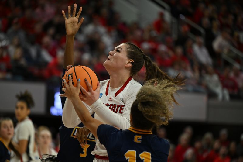 North Carolina State Wolfpack Overpowers Chattanooga Mocs in Commanding Victory