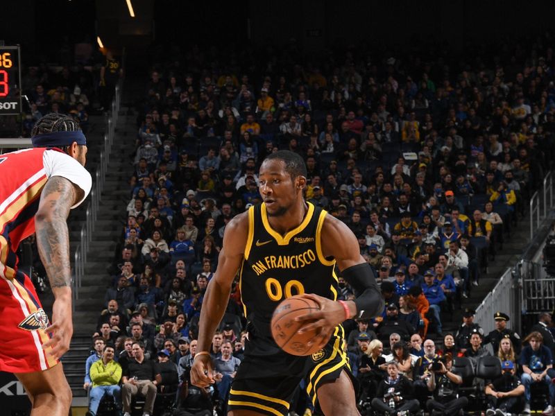 SAN FRANCISCO, CA - JANUARY 10:  Jonathan Kuminga #00 of the Golden State Warriors goes to the basket during the game on January 10, 2024 at Chase Center in San Francisco, California. NOTE TO USER: User expressly acknowledges and agrees that, by downloading and or using this photograph, user is consenting to the terms and conditions of Getty Images License Agreement. Mandatory Copyright Notice: Copyright 2024 NBAE (Photo by Noah Graham/NBAE via Getty Images)