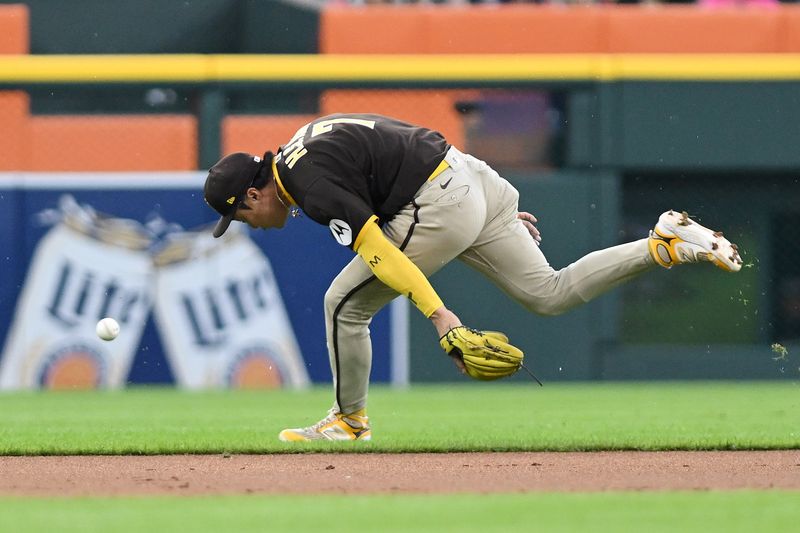 Jul 22, 2023; Detroit, Michigan, USA; San Diego Padres shortstop Ha-Seong Kim (7) can't get to a ground ball in the second inning at Comerica Park. Mandatory Credit: Lon Horwedel-USA TODAY Sports