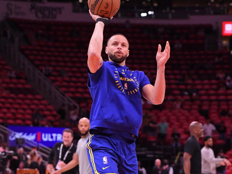 HOUSTON, TX - APRIL 20: Stephen Curry #30 of the Golden State Warriors warms up before the game against the Houston Rockets during Round 1 Game 1 of the 2025 NBA Playoffs on April 20, 2025 at the Toyota Center in Houston, Texas. NOTE TO USER: User expressly acknowledges and agrees that, by downloading and or using this photograph, User is consenting to the terms and conditions of the Getty Images License Agreement. Mandatory Copyright Notice: Copyright 2025 NBAE(Photo by Noah Graham/NBAE via Getty Images)