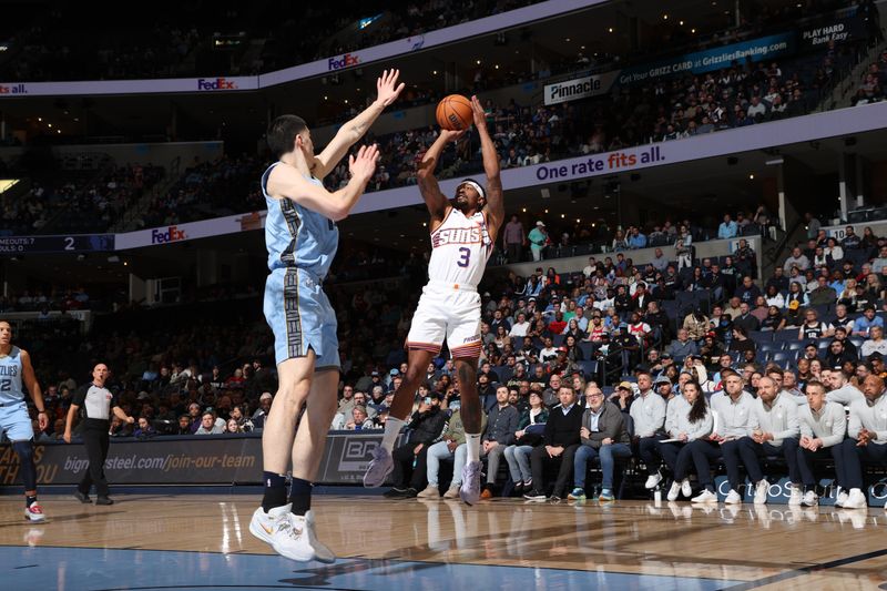 MEMPHIS, TN - FEBRUARY 25: Bradley Beal #3 of the Phoenix Suns shoots the ball during the game against the Memphis Grizzlies on February 25, 2025 at FedExForum in Memphis, Tennessee. NOTE TO USER: User expressly acknowledges and agrees that, by downloading and or using this photograph, User is consenting to the terms and conditions of the Getty Images License Agreement. Mandatory Copyright Notice: Copyright 2025 NBAE (Photo by Joe Murphy/NBAE via Getty Images)