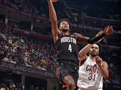 CLEVELAND, OH - DECEMBER 18: Jalen Green #4 of the Houston Rockets drives to the basket during the game against the Cleveland Cavaliers on December 18, 2023 at Rocket Mortgage FieldHouse in Cleveland, Ohio. NOTE TO USER: User expressly acknowledges and agrees that, by downloading and/or using this Photograph, user is consenting to the terms and conditions of the Getty Images License Agreement. Mandatory Copyright Notice: Copyright 2023 NBAE (Photo by David Liam Kyle/NBAE via Getty Images)