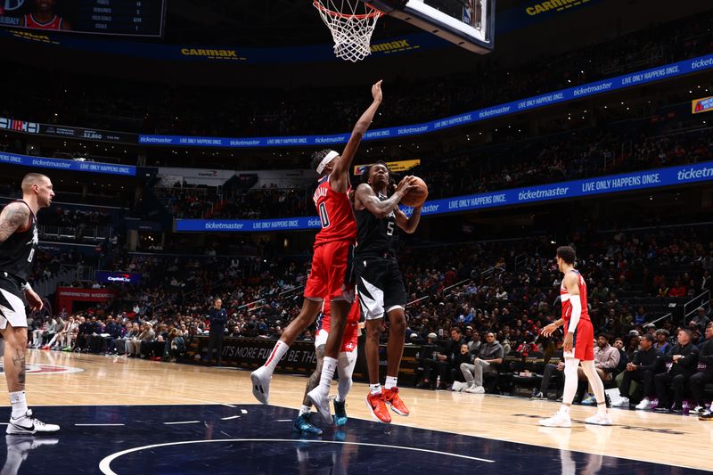 WASHINGTON, DC -? JANUARY 31: Bones Hyland #5 of the LA Clippers drives to the basket during the game against the Washington Wizards on Janurary 31, 2024 at Capital One Arena in Washington, DC. NOTE TO USER: User expressly acknowledges and agrees that, by downloading and or using this Photograph, user is consenting to the terms and conditions of the Getty Images License Agreement. Mandatory Copyright Notice: Copyright 2024 NBAE (Photo by Kenny Giarla/NBAE via Getty Images)