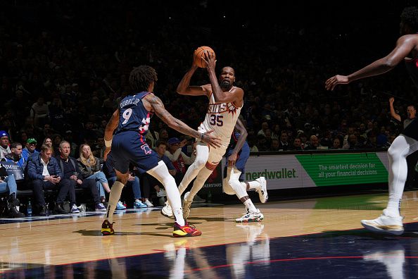 PHILADELPHIA, PA - NOVEMBER 4: Kevin Durant #35 of the Phoenix Suns drives to the basket during the game against the Philadelphia 76ers on November 4, 2023 at the Wells Fargo Center in Philadelphia, Pennsylvania NOTE TO USER: User expressly acknowledges and agrees that, by downloading and/or using this Photograph, user is consenting to the terms and conditions of the Getty Images License Agreement. Mandatory Copyright Notice: Copyright 2023 NBAE (Photo by Jesse D. Garrabrant/NBAE via Getty Images)