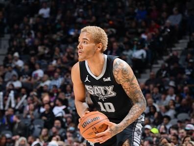 SAN ANTONIO, TX - DECEMBER 26: Jeremy Sochan #10 of the San Antonio Spurs shoots the ball during the game against the Utah Jazz on December 26, 2023 at the Frost Bank Center in San Antonio, Texas. NOTE TO USER: User expressly acknowledges and agrees that, by downloading and or using this photograph, user is consenting to the terms and conditions of the Getty Images License Agreement. Mandatory Copyright Notice: Copyright 2023 NBAE (Photos by Michael Gonzales/NBAE via Getty Images)