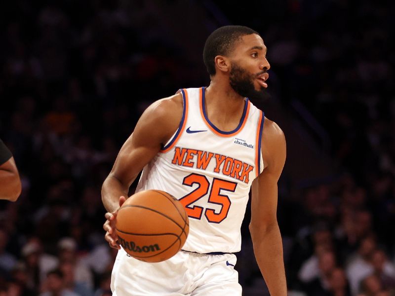 NEW YORK, NEW YORK - NOVEMBER 18: Mikal Bridges #25 of the New York Knicks dribbles during the second half against the Washington Wizards at Madison Square Garden on November 18, 2024 in New York City. NOTE TO USER: User expressly acknowledges and agrees that, by downloading and or using this photograph, User is consenting to the terms and conditions of the Getty Images License Agreement. (Photo by Sarah Stier/Getty Images)