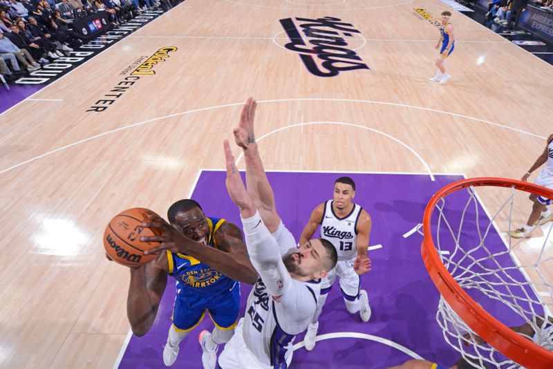 SACRAMENTO, CA - APRIL 16: Draymond Green #23 of the Golden State Warriors drives to the basket during the game against the Sacramento Kings during the 2024 Play-In Tournament on April 16, 2024 at Golden 1 Center in Sacramento, California. NOTE TO USER: User expressly acknowledges and agrees that, by downloading and or using this Photograph, user is consenting to the terms and conditions of the Getty Images License Agreement. Mandatory Copyright Notice: Copyright 2024 NBAE (Photo by Rocky Widner/NBAE via Getty Images)