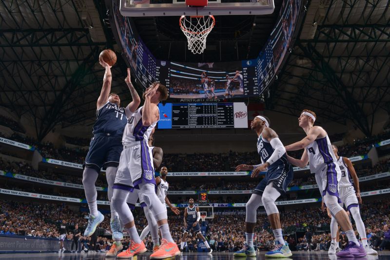 DALLAS, TX - JANUARY 27: Luka Doncic #77 of the Dallas Mavericks goes to the basket during the game on January 27, 2024 at the American Airlines Center in Dallas, Texas. NOTE TO USER: User expressly acknowledges and agrees that, by downloading and or using this photograph, User is consenting to the terms and conditions of the Getty Images License Agreement. Mandatory Copyright Notice: Copyright 2024 NBAE (Photo by Glenn James/NBAE via Getty Images)