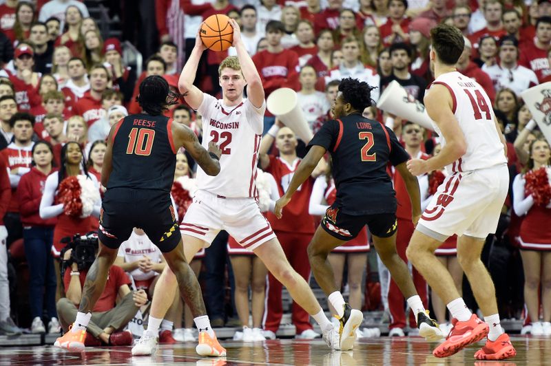 Wisconsin Badgers Edge Maryland Terrapins at Kohl Center in Men's Basketball Showdown