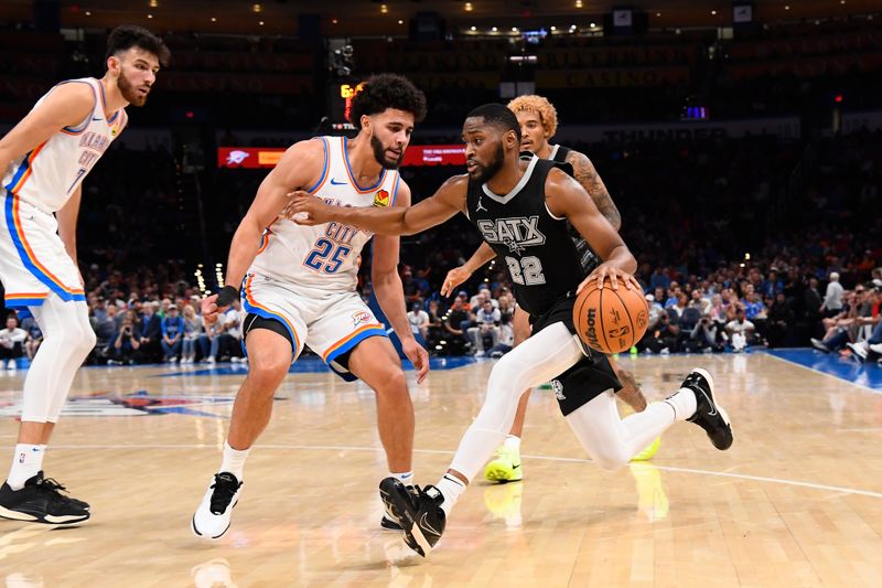 OKLAHOMA CITY, OK - OCTOBER 30: Malaki Branham #22 of the San Antonio Spurs drives to the basket during the game against the Oklahoma City Thunder on October 30, 2024 at Paycom Center in Oklahoma City, Oklahoma. NOTE TO USER: User expressly acknowledges and agrees that, by downloading and or using this photograph, User is consenting to the terms and conditions of the Getty Images License Agreement. Mandatory Copyright Notice: Copyright 2024 NBAE (Photo by Brian Babineau/NBAE via Getty Images)