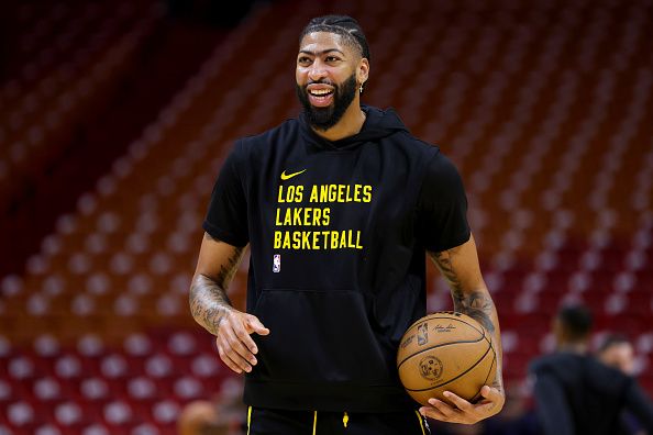 MIAMI, FLORIDA - NOVEMBER 06: Anthony Davis #3 of the Los Angeles Lakers warms up prior to a game against the Miami Heat at Kaseya Center on November 06, 2023 in Miami, Florida. NOTE TO USER: User expressly acknowledges and agrees that, by downloading and or using this photograph, User is consenting to the terms and conditions of the Getty Images License Agreement. (Photo by Megan Briggs/Getty Images)