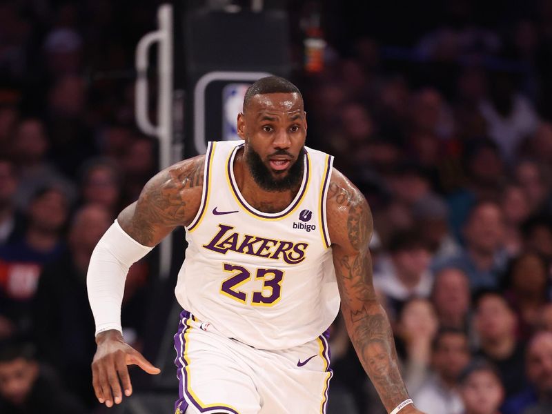 NEW YORK, NEW YORK - FEBRUARY 03:  LeBron James #23 of the Los Angeles Lakers in action against the New York Knicks during their game at Madison Square Garden on February 03, 2024 in New York City.   User expressly acknowledges and agrees that, by downloading and or using this photograph, User is consenting to the terms and conditions of the Getty Images License Agreement.  (Photo by Al Bello/Getty Images)