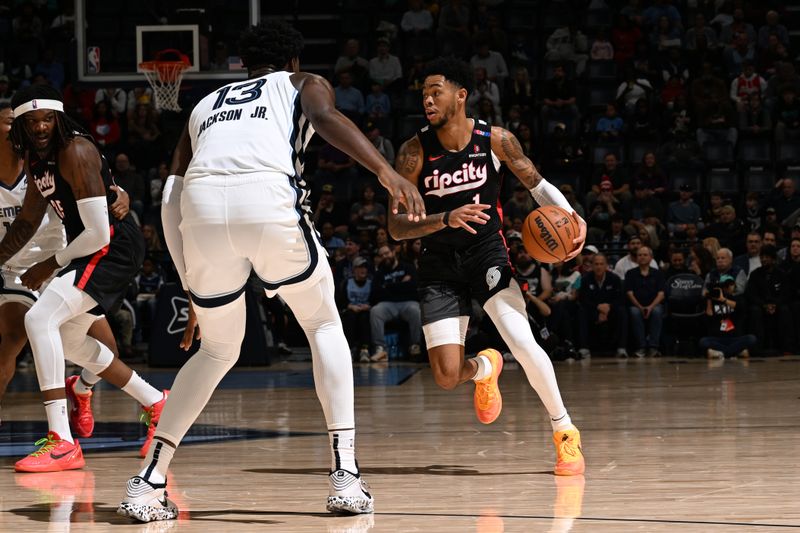 MEMPHIS, TN - NOVEMBER 25: Anfernee Simons #1 of the Portland Trail Blazers drives to the basket during the game against the Memphis Grizzlies on November 25, 2024 at FedExForum in Memphis, Tennessee. NOTE TO USER: User expressly acknowledges and agrees that, by downloading and or using this photograph, User is consenting to the terms and conditions of the Getty Images License Agreement. Mandatory Copyright Notice: Copyright 2024 NBAE (Photo by Grant Burke/NBAE via Getty Images)