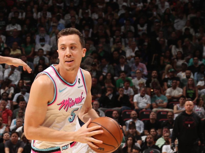 MIAMI, FL - FEBRUARY 10: Duncan Robinson #55 of the Miami Heat dribbles the ball during the game against the Boston Celtics on February 10, 2025 at Kaseya Center in Miami, Florida. NOTE TO USER: User expressly acknowledges and agrees that, by downloading and or using this Photograph, user is consenting to the terms and conditions of the Getty Images License Agreement. Mandatory Copyright Notice: Copyright 2025 NBAE (Photo by Issac Baldizon/NBAE via Getty Images)