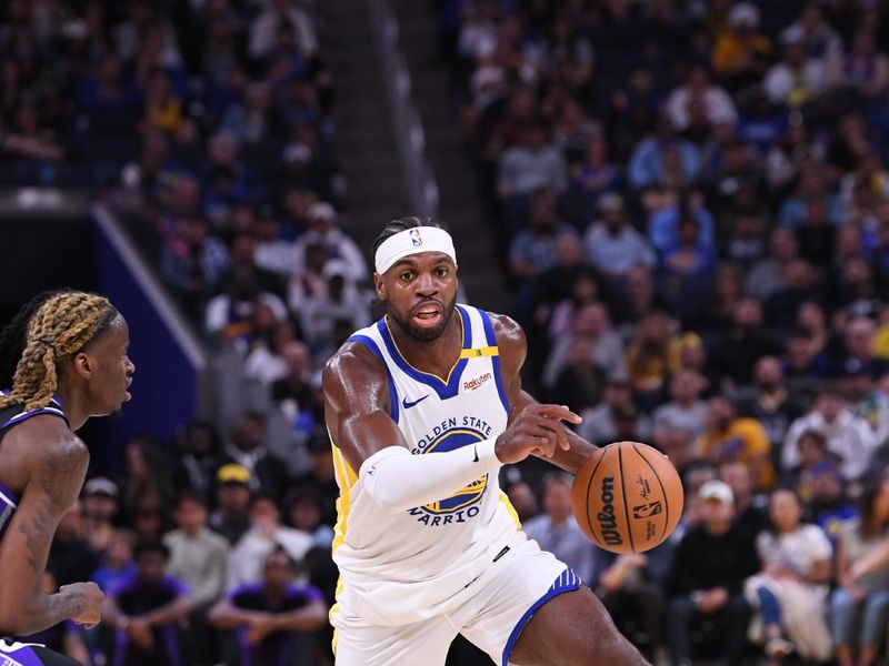 SAN FRANCISCO, CA - OCTOBER 11: Buddy Hield #7 of the Golden State Warriors handles the ball during the game against the Sacramento Kings during a NBA Preseason game on October 11, 2024 at Chase Center in San Francisco, California. NOTE TO USER: User expressly acknowledges and agrees that, by downloading and or using this photograph, user is consenting to the terms and conditions of Getty Images License Agreement. Mandatory Copyright Notice: Copyright 2024 NBAE (Photo by Noah Graham/NBAE via Getty Images)