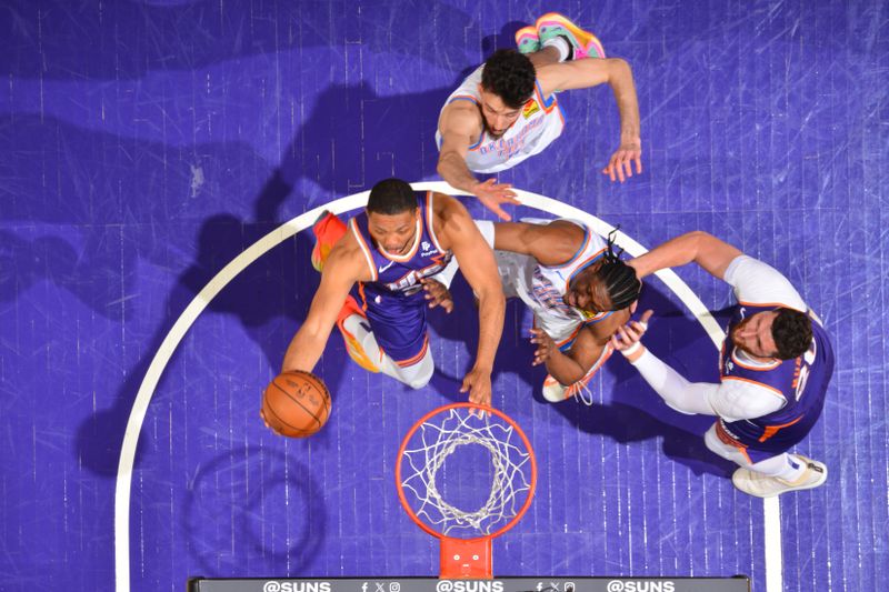 PHOENIX, AZ - MARCH 3: Eric Gordon #23 of the Phoenix Suns drives to the basket during the game against the Oklahoma City Thunder on March 3, 2024 at Footprint Center in Phoenix, Arizona. NOTE TO USER: User expressly acknowledges and agrees that, by downloading and or using this photograph, user is consenting to the terms and conditions of the Getty Images License Agreement. Mandatory Copyright Notice: Copyright 2024 NBAE (Photo by Barry Gossage/NBAE via Getty Images)