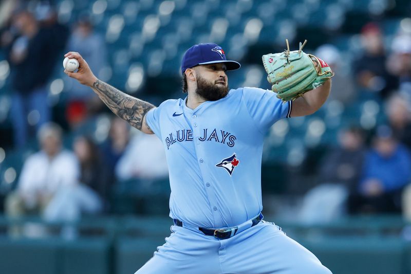 May 27, 2024; Chicago, Illinois, USA; Toronto Blue Jays starting pitcher Alek Manoah (6) delivers a pitch against the Chicago White Sox during the first inning at Guaranteed Rate Field. Mandatory Credit: Kamil Krzaczynski-USA TODAY Sports