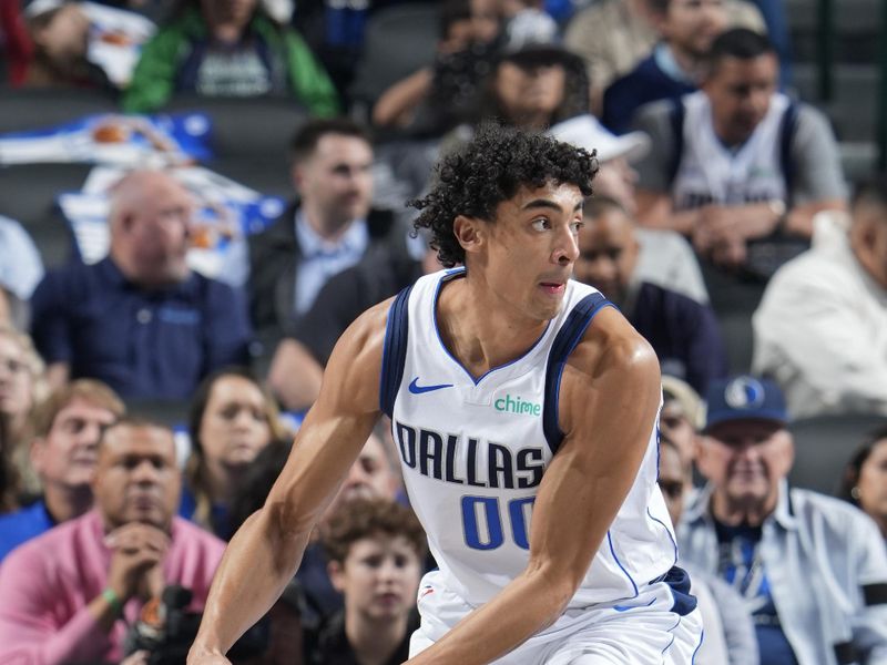 DALLAS, TX - FEBRUARY 27: Max Christie #00 of the Dallas Mavericks looks to pass the ball during the game against the Charlotte Hornets on February 27, 2025 at American Airlines Center in Dallas, Texas. NOTE TO USER: User expressly acknowledges and agrees that, by downloading and or using this photograph, User is consenting to the terms and conditions of the Getty Images License Agreement. Mandatory Copyright Notice: Copyright 2025 NBAE(Photo by Glenn James/NBAE via Getty Images)